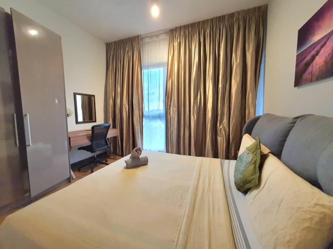 Regalia Suites Klcc View Rooftop Infinity Pool By Angkasa Homes Kuala Lumpur Bagian luar foto