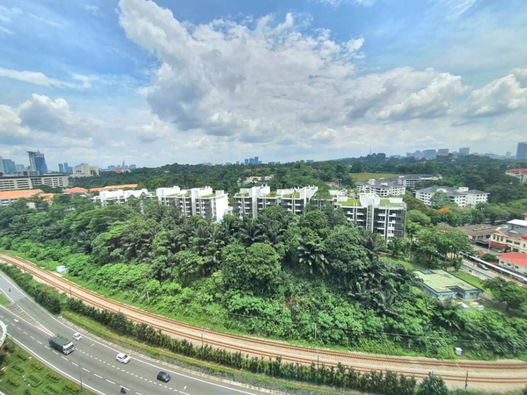 Regalia Suites Klcc View Rooftop Infinity Pool By Angkasa Homes Kuala Lumpur Bagian luar foto