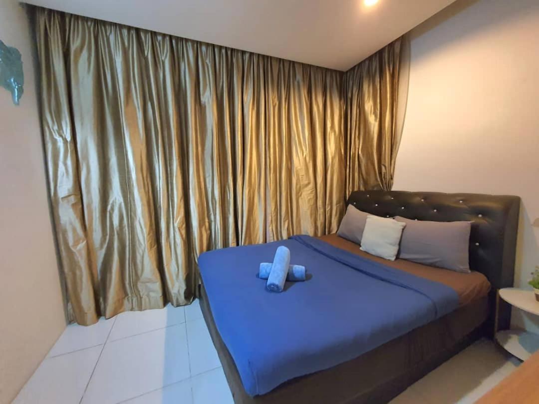 Regalia Suites Klcc View Rooftop Infinity Pool By Angkasa Homes Kuala Lumpur Bagian luar foto